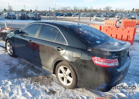 2010 Toyota Camry Se V6 z USA, uszkodzony, nr VIN 4T1BK3EK1AU105487